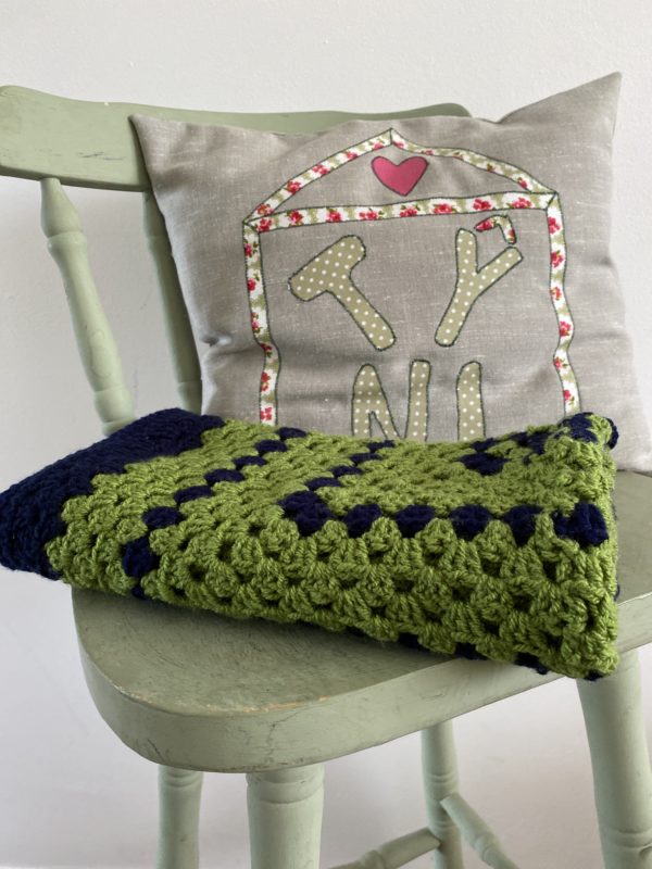 hand crochet baby blanket